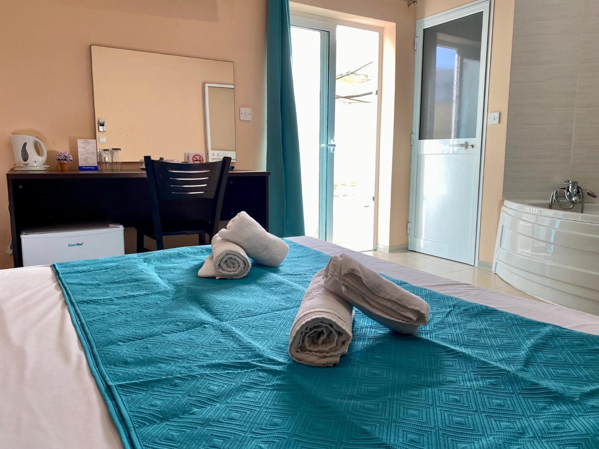 Malta Paradise Hotel San Ġiljan Kültér fotó